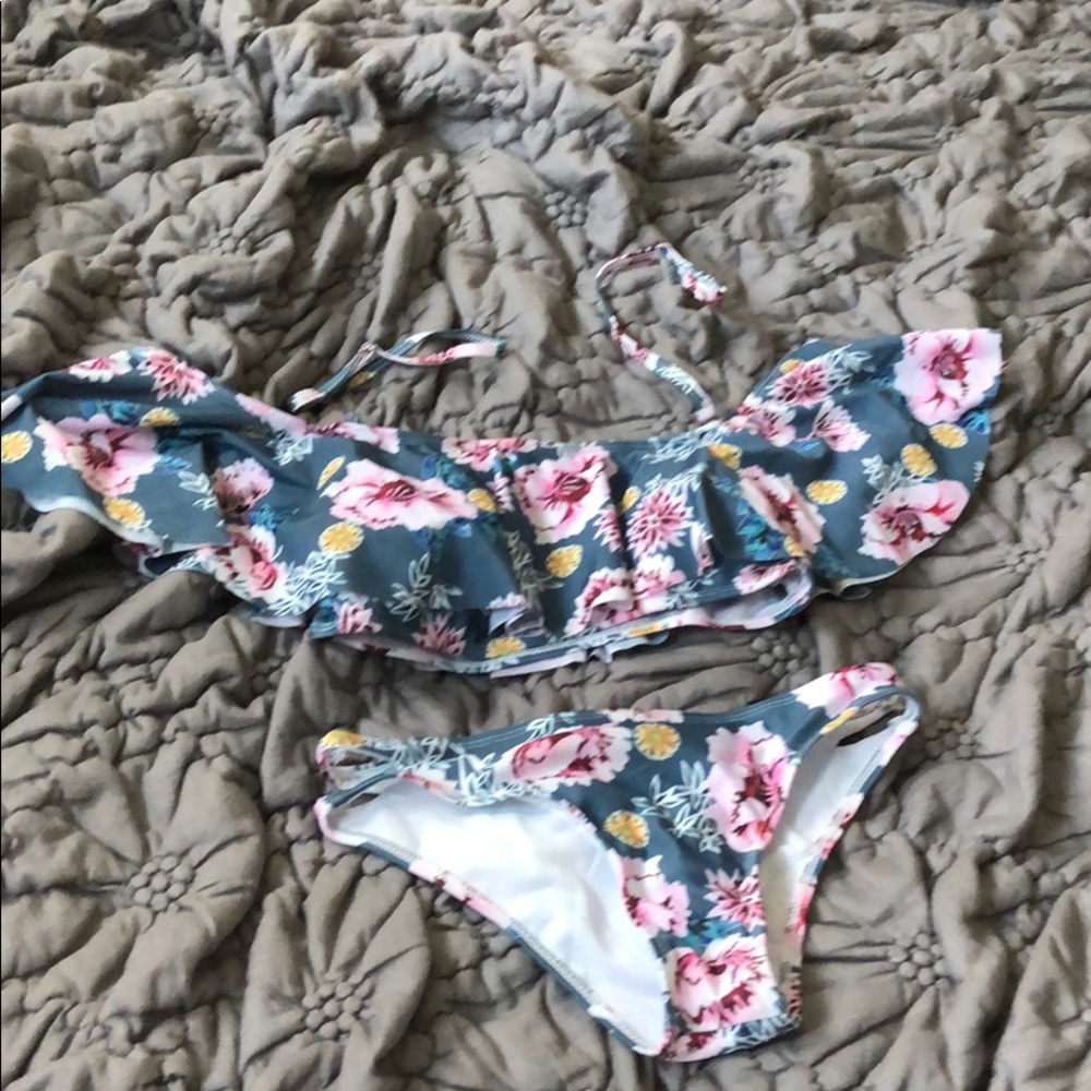 Off the shoulder bikini